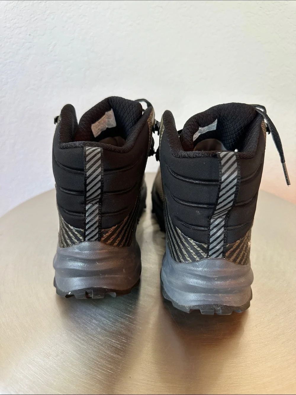 The North Face Men's VECTIV Mid Hiking Boots - Olive Green & Black Like New Sz11